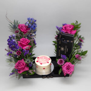 Flowers in Acrylic Try with Cake&Chocolates