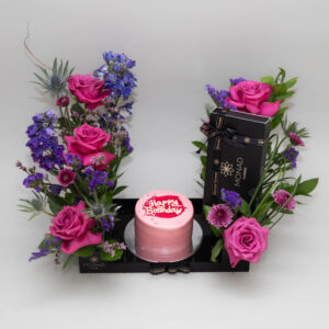 Flowers in Acrylic Try with Cake&Chocolates